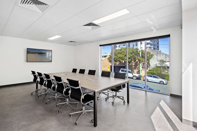 Click to view all images 3 Glenelg Avenue Mermaid Beach QLD 4218 - Image 1