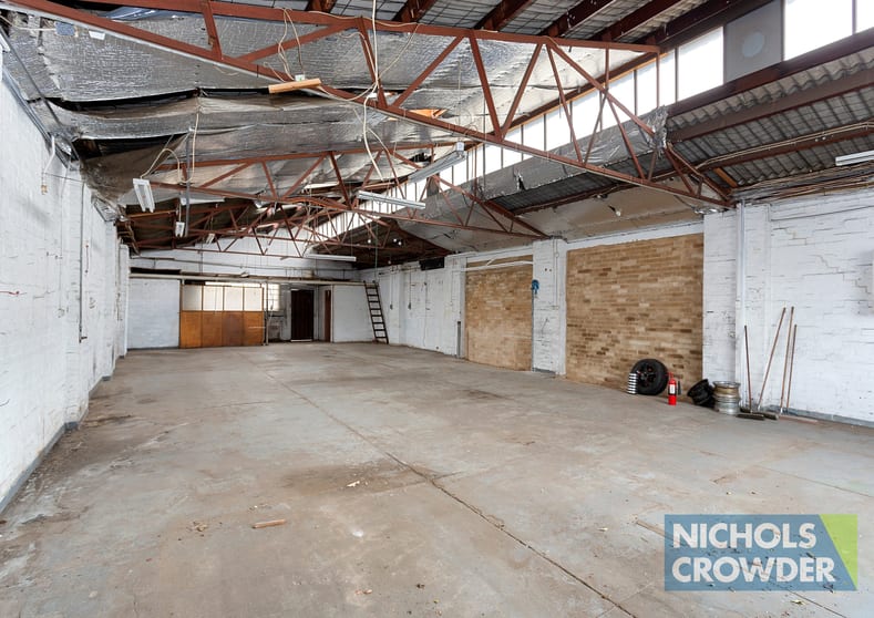 Click to view all images 1/33 Roberna Street Moorabbin VIC 3189 - Image 3