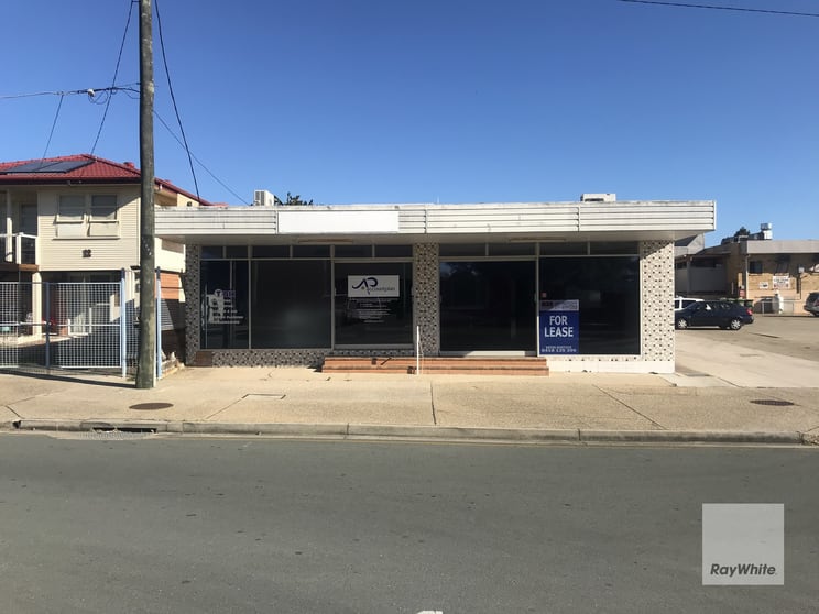 Click to view all images 1&2/10 Wighton Street Margate QLD 4019 - Image 1