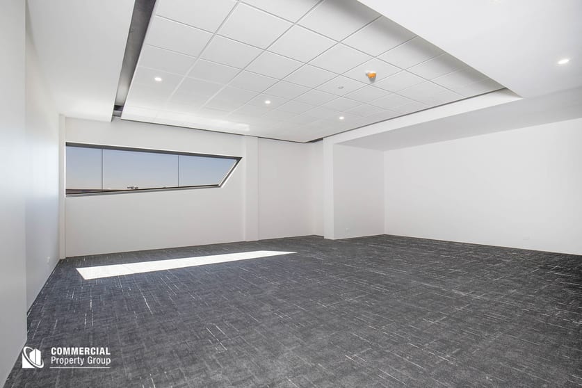 Click to view all images C-213/16 Wurrook Circuit Caringbah NSW 2229 - Image 2
