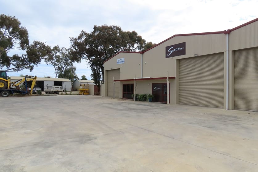 Click to view all images 8 Dan Street Mawson Lakes SA 5095 - Image 3