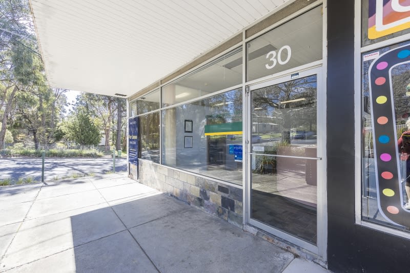Click to view all images 30 Collins Place Kilsyth VIC 3137 - Image 2