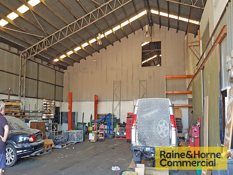 Click to view all images 1/49 McDonald Road Windsor QLD 4030 - Image 2