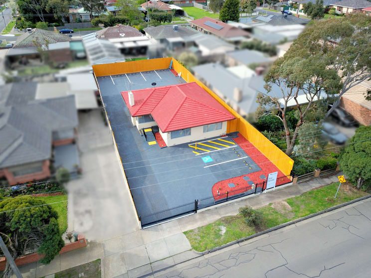 Click to view all images 34 Dianne Avenue Craigieburn VIC 3064 - Image 2
