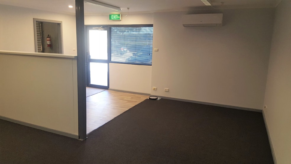 Click to view all images 3/11 Draper Place Kewdale WA 6105 - Image 3