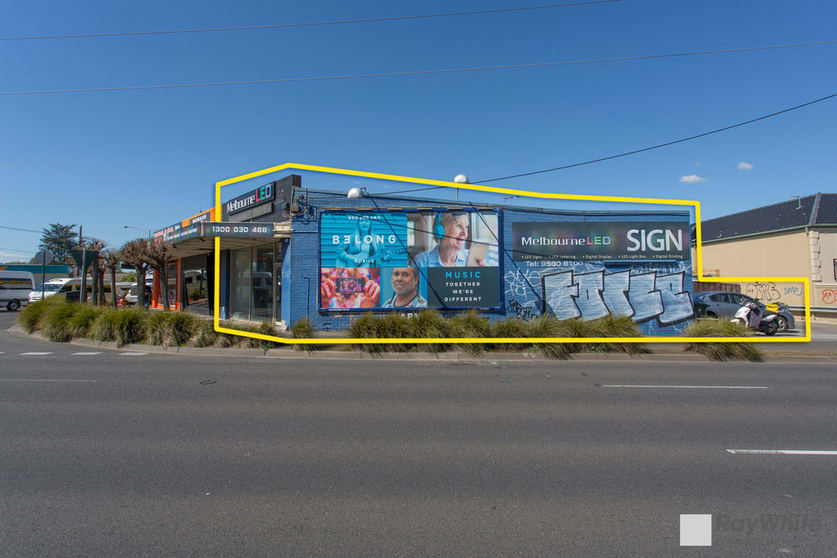 Click to view all images 402 Ferntree Gully Road Notting Hill VIC 3168 - Image 1