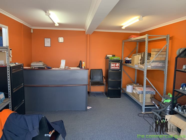 2/9 Lear Jet Drive Caboolture QLD 4510 - Image 2