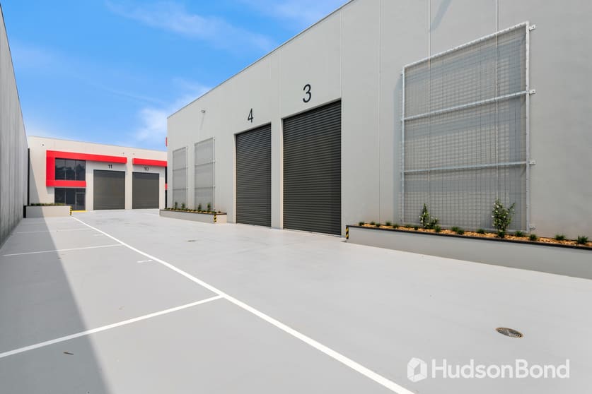 Click to view all images 3/7 Oban Road Ringwood VIC 3134 - Image 2