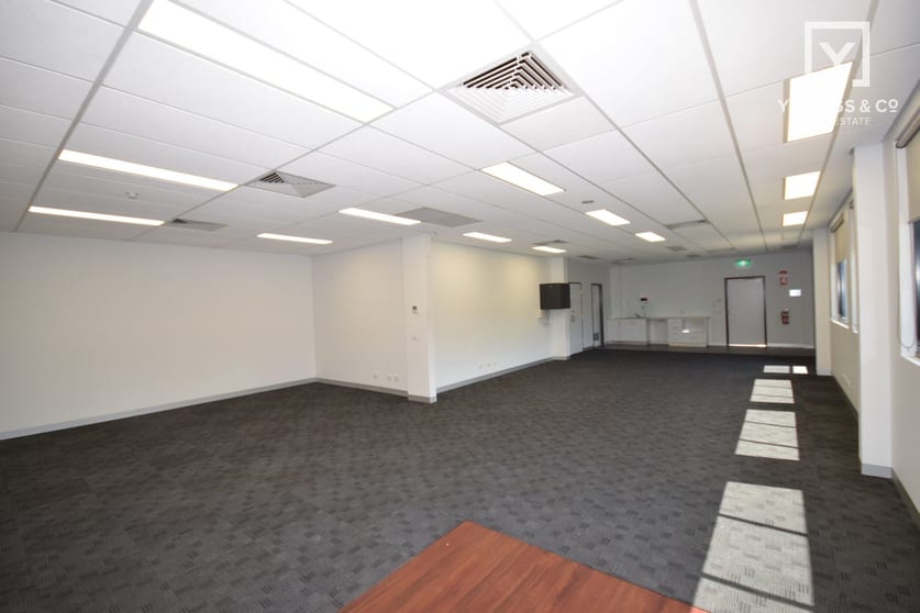 Click to view all images 2/4 Welsford Street Shepparton VIC 3630 - Image 3