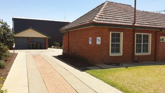Click to view all images 160 Bridge Street West Tamworth NSW 2340 - Image 3