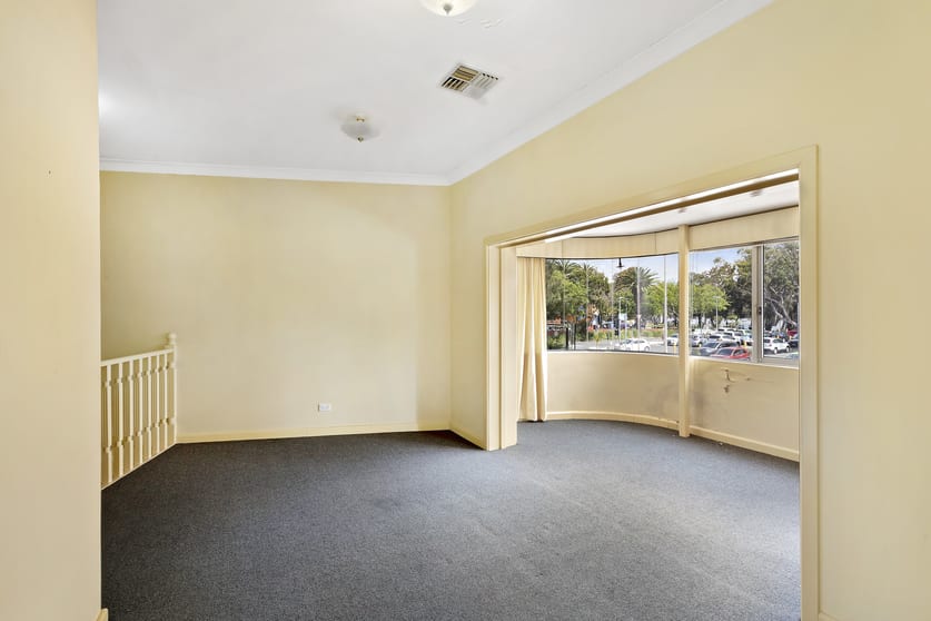Click to view all images 2/1308 Pittwater Road Narrabeen NSW 2101 - Image 3