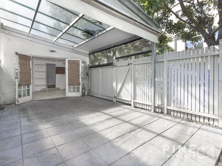 Click to view all images Retail Shop/35 Pittwater Road Manly NSW 2095 - Image 3