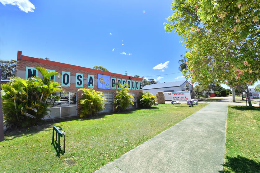 Click to view all images Unit 4/40 Rene Street Noosaville QLD 4566 - Image 3