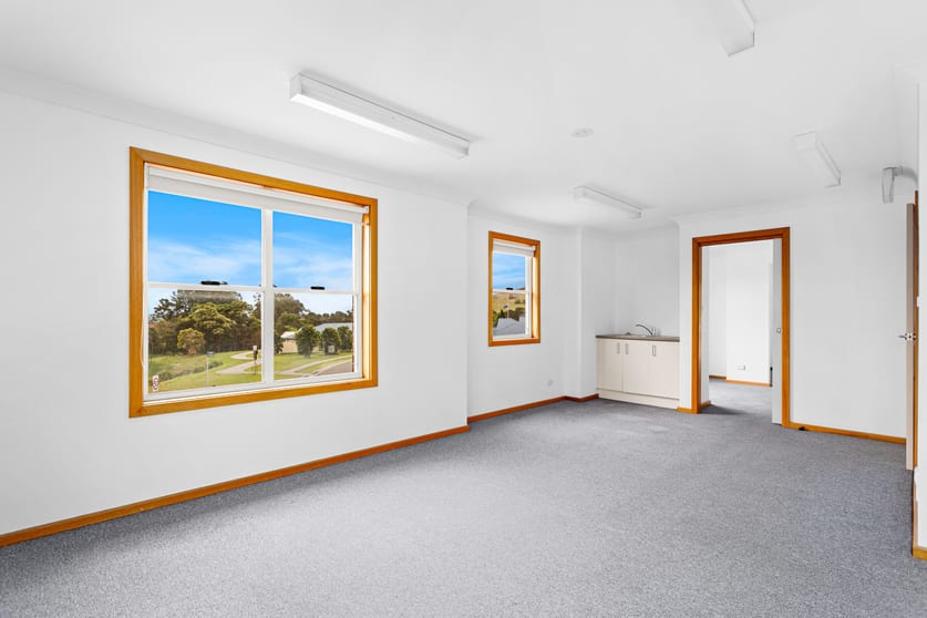Click to view all images 132 Burdekin Drive Albion Park NSW 2527 - Image 2