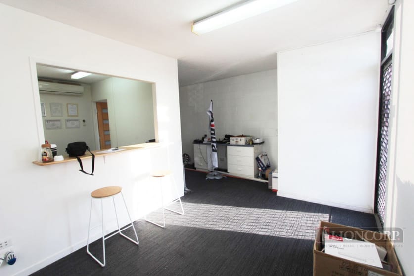 Click to view all images Coopers Plains QLD 4108 - Image 2