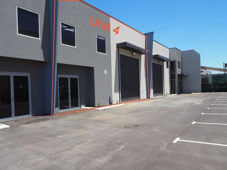 Click to view all images 4/10 Bally St Landsdale WA 6065 - Image 1