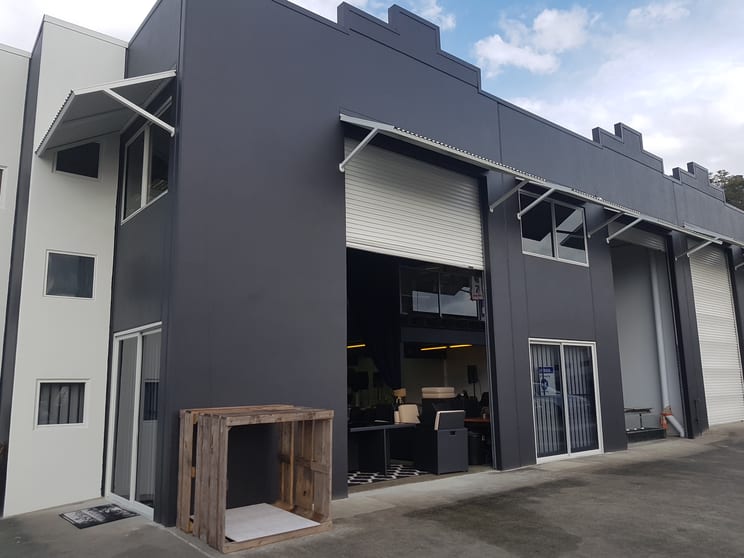 Click to view all images 2 & 3/80 Dover Drive Burleigh Heads QLD 4220 - Image 2