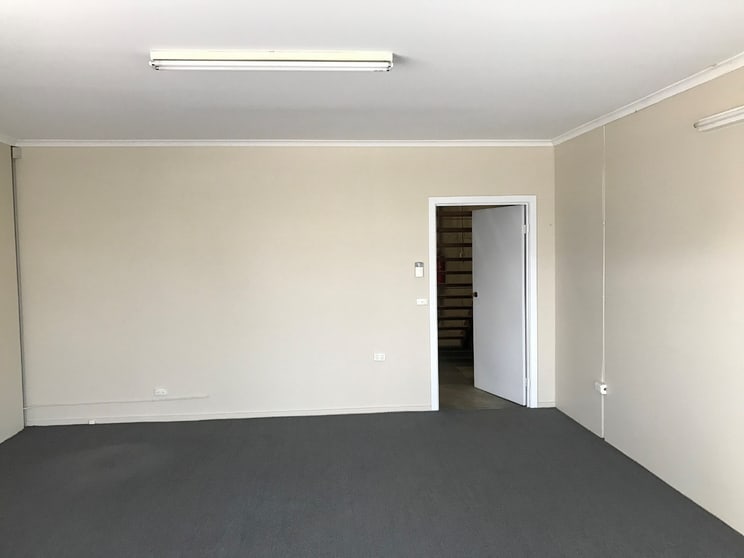 Click to view all images 2/33 Heversham Drive Seaford VIC 3198 - Image 3