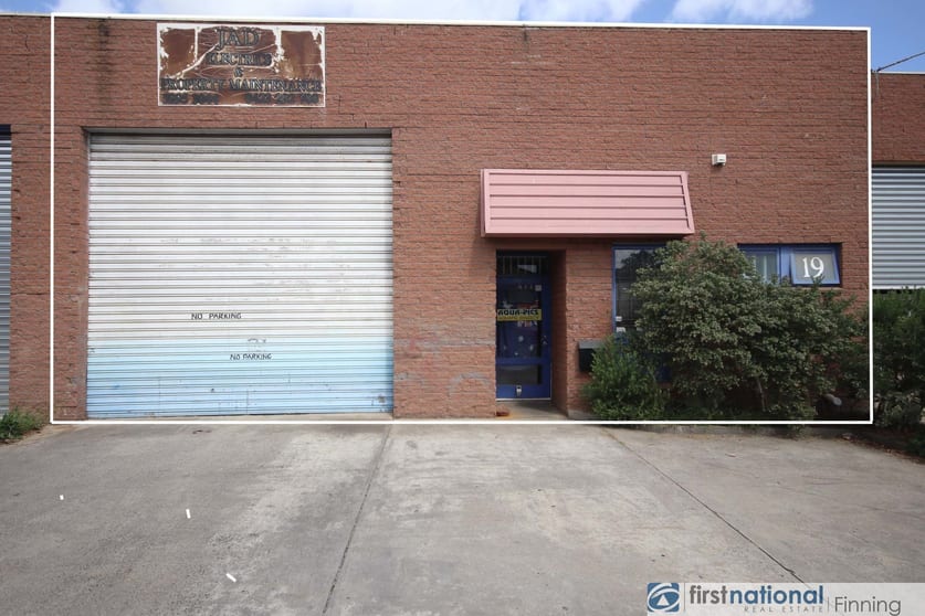 Click to view all images 19 Cooper Court Cranbourne VIC 3977 - Image 2