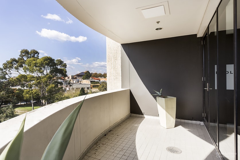 Click to view all images 28 Clarke Street Crows Nest NSW 2065 - Image 3