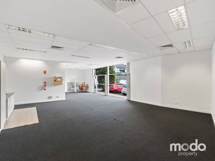 Click to view all images 9/1 The Promenade South Morang VIC 3752 - Image 2