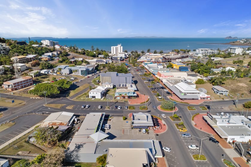 Click to view all images shop 4/15 James Street Yeppoon QLD 4703 - Image 3