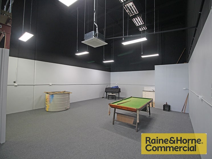 Click to view all images 2/16 Bremner Road Rothwell QLD 4022 - Image 3