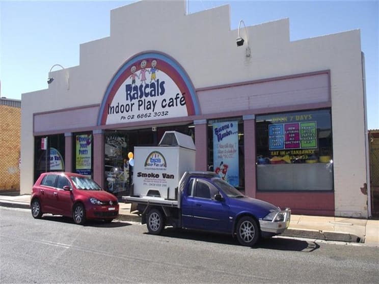 Click to view all images 33 Court Street Parkes NSW 2870 - Image 1