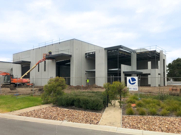 Click to view all images 2 Atlantic Drive Keysborough VIC 3173 - Image 3