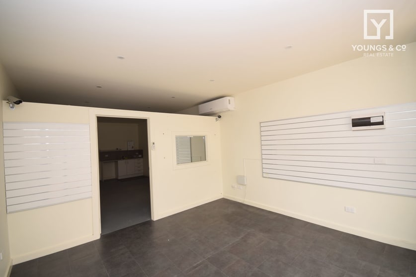 Click to view all images 636C Wyndham Street Shepparton VIC 3630 - Image 2