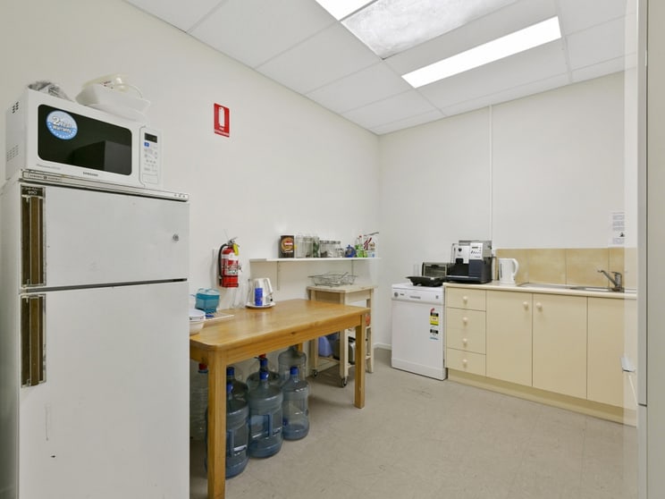Click to view all images 3A/19 Bruce Street Mornington VIC 3931 - Image 3