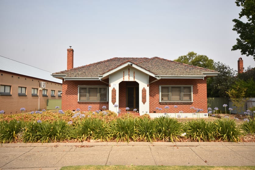 Click to view all images 204 Beechworth Road Wodonga VIC 3690 - Image 1