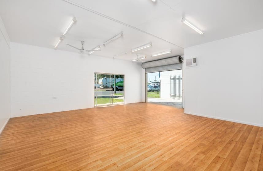 Click to view all images 1/220 Hartley Street Bungalow QLD 4870 - Image 3