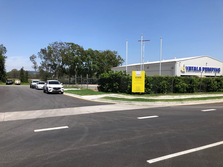 Click to view all images 2/15 Old Pacific Highway Yatala QLD 4207 - Image 3