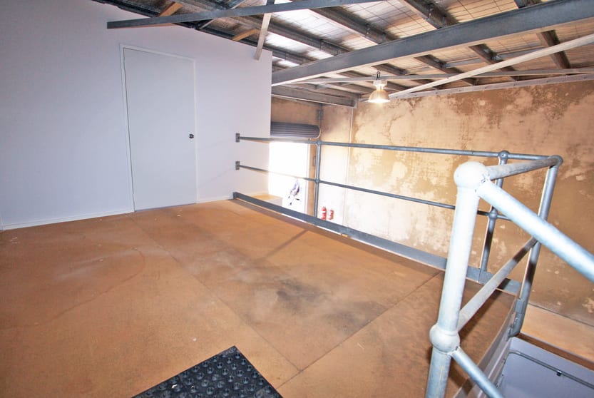 Click to view all images 4/37 Steel Loop Wedgefield WA 6721 - Image 2