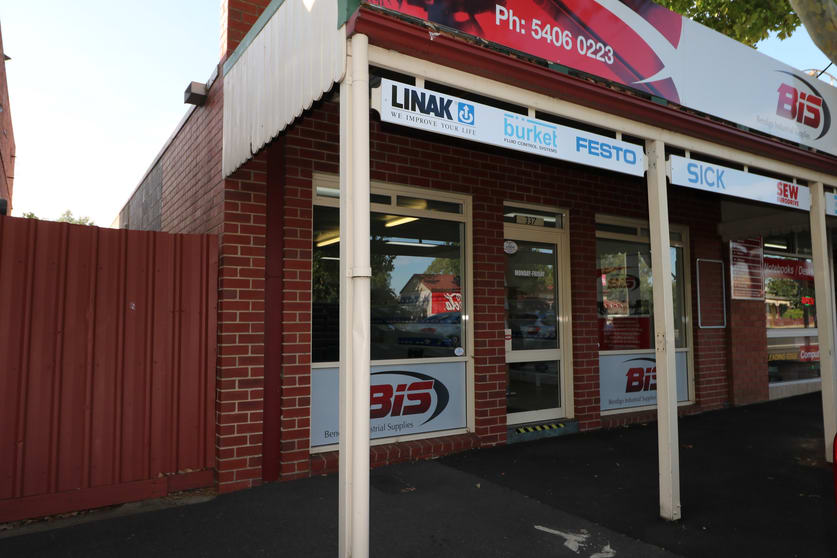 Click to view all images 337 High Street Golden Square VIC 3555 - Image 2