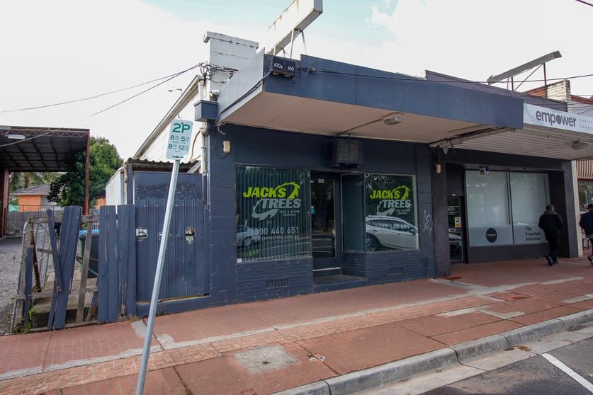 Click to view all images 100 Railway Avenue Ringwood East VIC 3135 - Image 2
