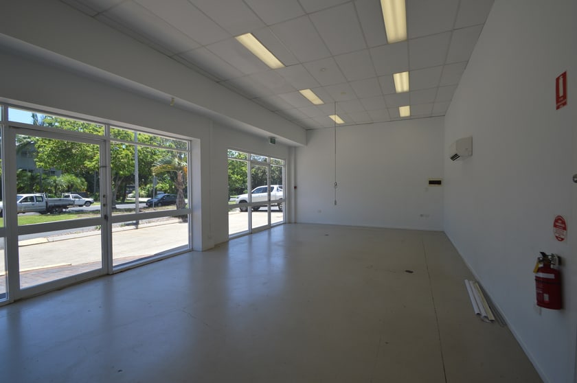 Click to view all images Smithfield QLD 4878 - Image 3