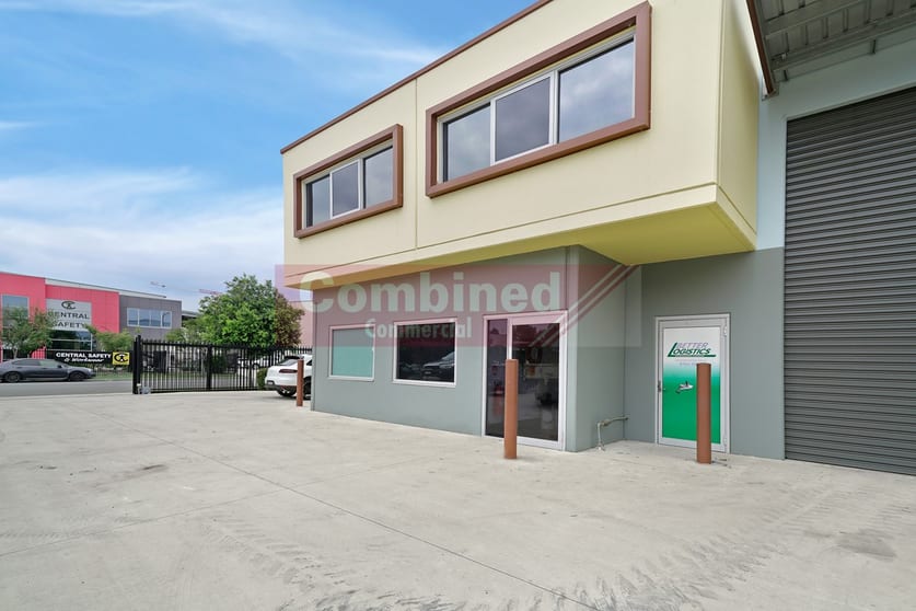 Click to view all images Level 1, 1/20 Bluett Drive Smeaton Grange NSW 2567 - Image 1