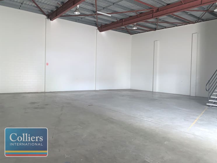 Click to view all images 2/6 Carroll Street Mount Louisa QLD 4814 - Image 2