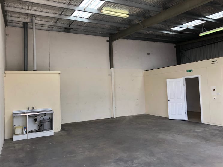 Click to view all images 1/33 Rodney Road North Geelong VIC 3215 - Image 3