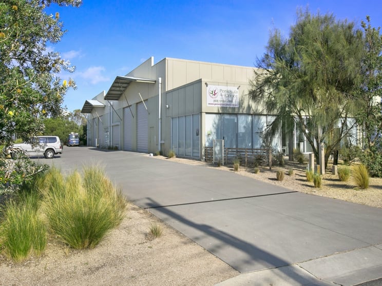 Click to view all images 2/5 Merino Street Rosebud VIC 3939 - Image 3