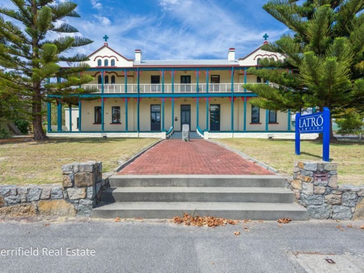 Click to view all images 142 Aberdeen Street Albany WA 6330 - Image 2