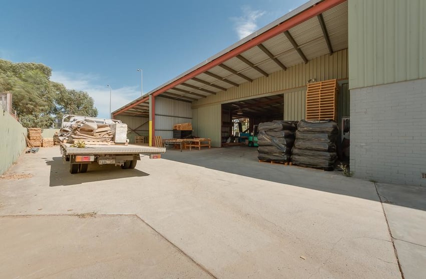 Click to view all images 25 Stanhope Gardens Midvale WA 6056 - Image 2