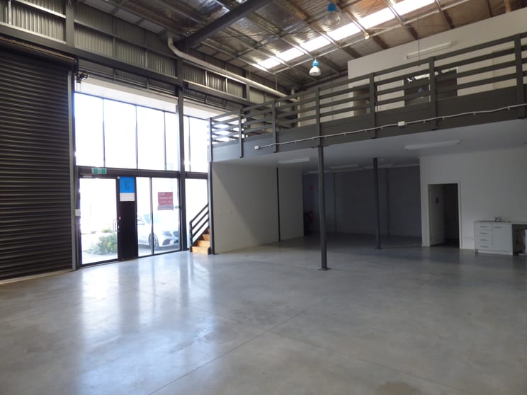 Click to view all images 3/8a Railway Avenue Oakleigh VIC 3166 - Image 3