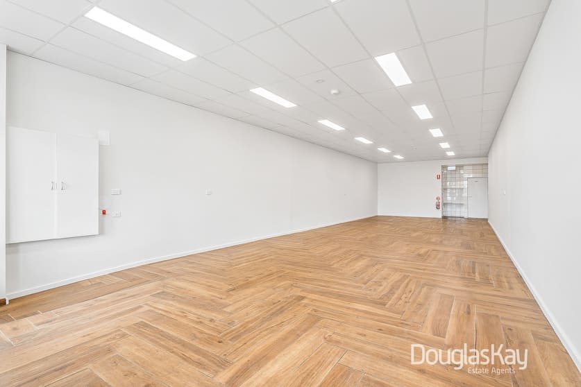 Click to view all images 817 Ballarat Road Deer Park VIC 3023 - Image 3