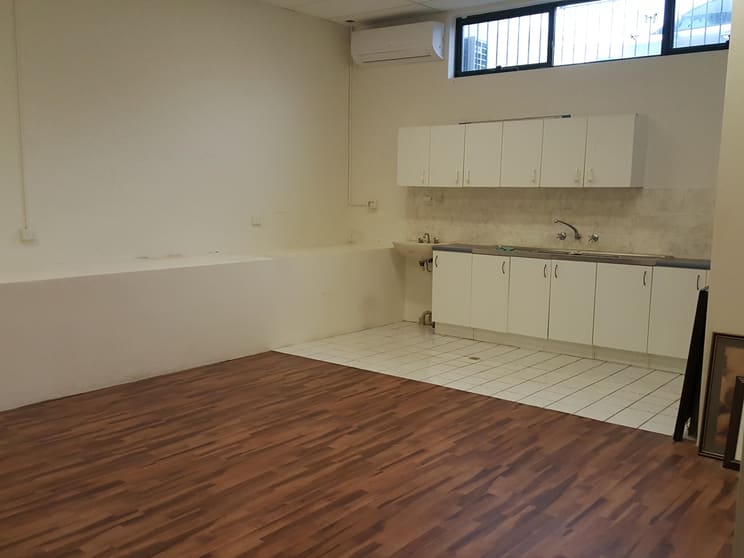 Click to view all images 172 Scarborough Beach Road Mount Hawthorn WA 6016 - Image 3