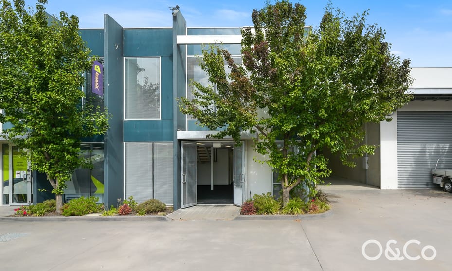 Click to view all images 3/1 Rocklea Drive Port Melbourne VIC 3207 - Image 1