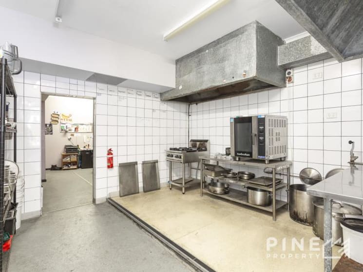 Click to view all images Ground Floor/30 The Corso Manly NSW 2095 - Image 3