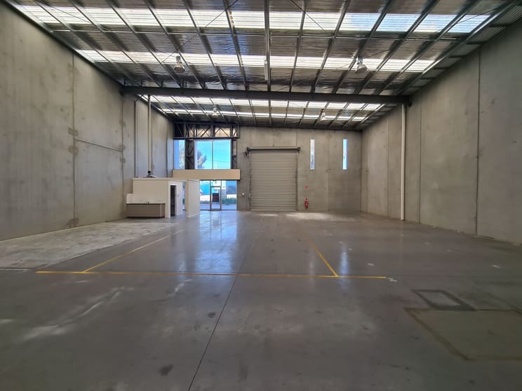 Click to view all images 44 Progress Street Dandenong South VIC 3175 - Image 2
